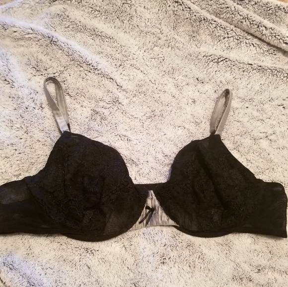 La Perla Other - La Perla Black & Silver Lace Underwire Bra 38D